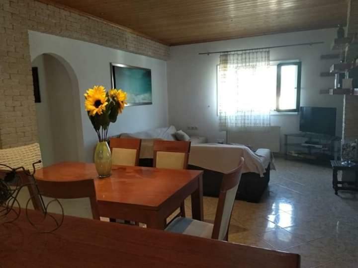 Villa Thanos Marathias (Corfu)
